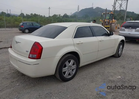 2006 Chrysler 300 Touring z USA, uszkodzony, nr VIN 2C3LK53G56H504467